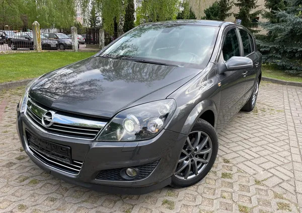 opel Opel Astra cena 14999 przebieg: 229000, rok produkcji 2009 z Szczawno-Zdrój